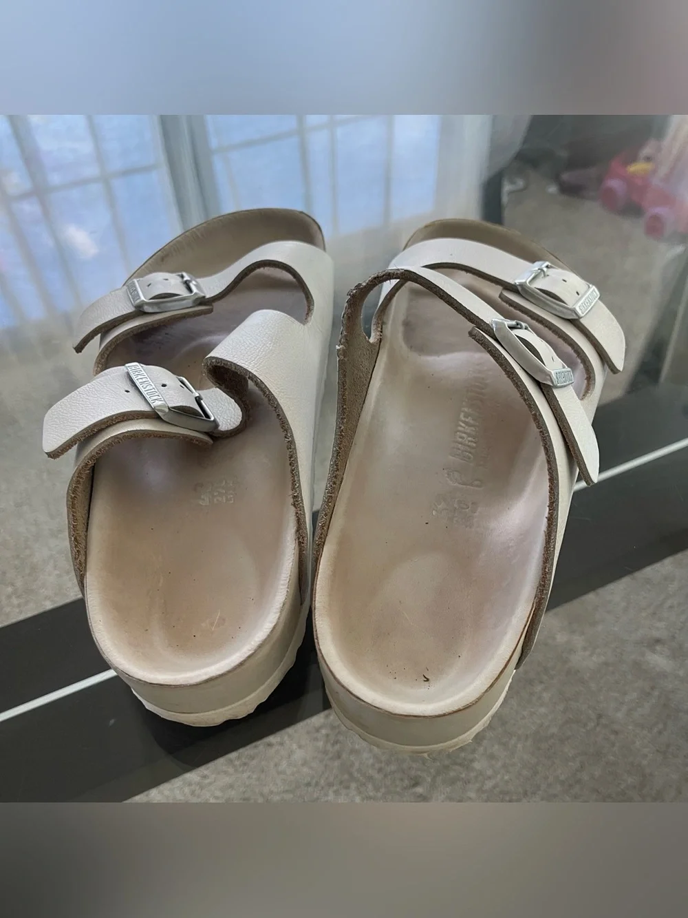 Birkenstock Arizona Birko-Flor Leather White Mens US 9 Womens US 11 EU 42 Comfy